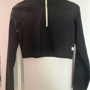 Vuori Black Long Sleeve Crop Top